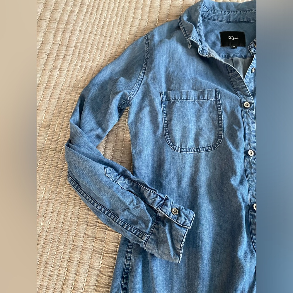 Rails- 100% lyocell Light Blue Denim Button-Down Shirt chambray women’s M pocket - Picture 9 of 16